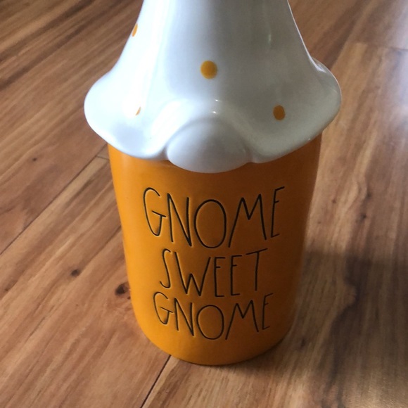 Rae Dunn gnome sweet gnome candle with hat - Picture 9 of 9